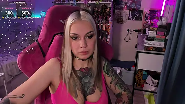 ChloeKohaku online show from 12-20-25, 02:47