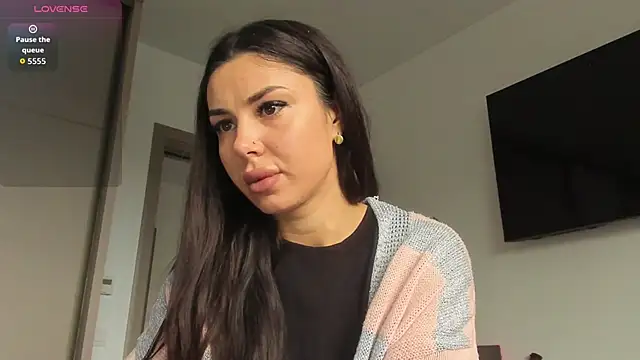 Snapshot of AmiraRosse chatting on 11-11-25, 06:19 AmiraRosse online show from 11-11-25, 06:19