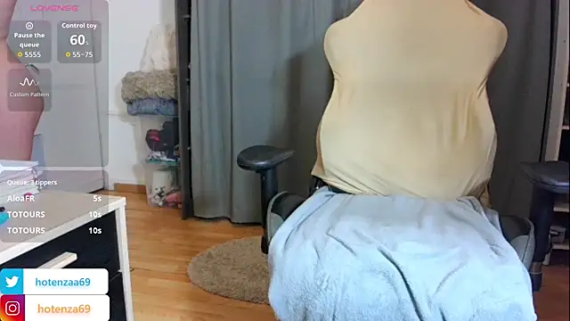 Hotenza69 online show from 04-14-26, 07:52