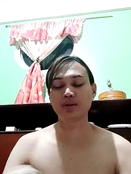 QueenSoreal online show from 11-15-25, 03:38