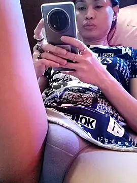 QueenSoreal online show from 12-01-25, 07:42