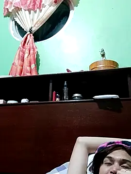 QueenSoreal online show from 11-14-25, 03:26