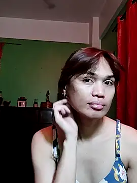 Snapshot of QueenSoreal chatting on 09-19-25, 04:44 QueenSoreal online show from 09-19-25, 04:44