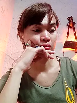 Snapshot of QueenSoreal chatting on 02-22-25, 10:07 QueenSoreal online show from 02-22-25, 10:07
