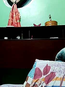 QueenSoreal online show from 11-10-25, 03:06