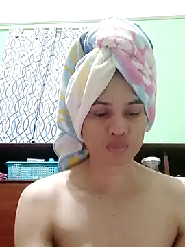 QueenSoreal online show from 02-11-26, 02:17