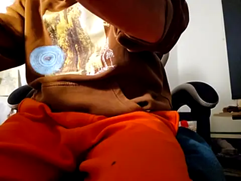 Snapshot of verylargecock chatting on 10-26-25, 04:35 verylargecock online show from 10-26-25, 04:35