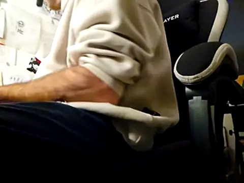 Snapshot of verylargecock chatting on 10-24-25, 03:16 verylargecock online show from 10-24-25, 03:16