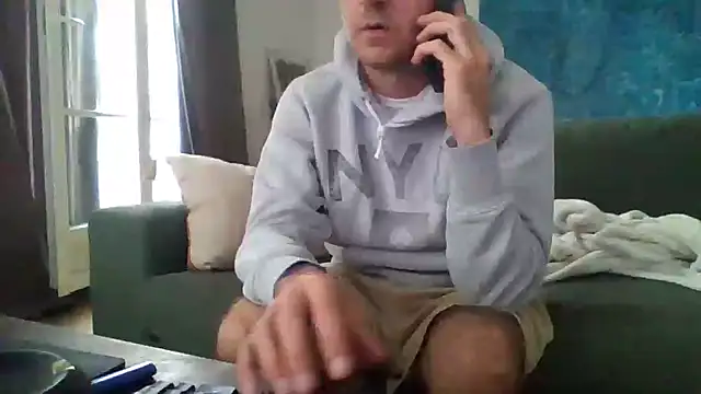 Snapshot of verylargecock chatting on 09-20-25, 09:36 verylargecock online show from 09-20-25, 09:36