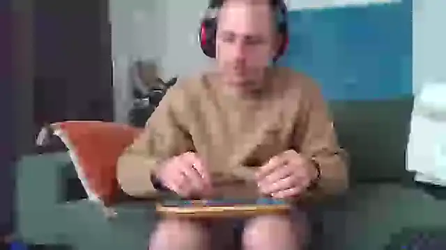 Snapshot of verylargecock chatting on 09-22-25, 12:44 verylargecock online show from 09-22-25, 12:44