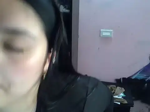 sara 110323 online show from 11-27-25, 05:46