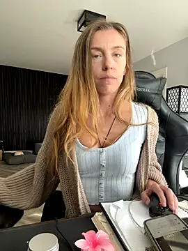 Heidi Harper online show from 09-25-25, 09:48