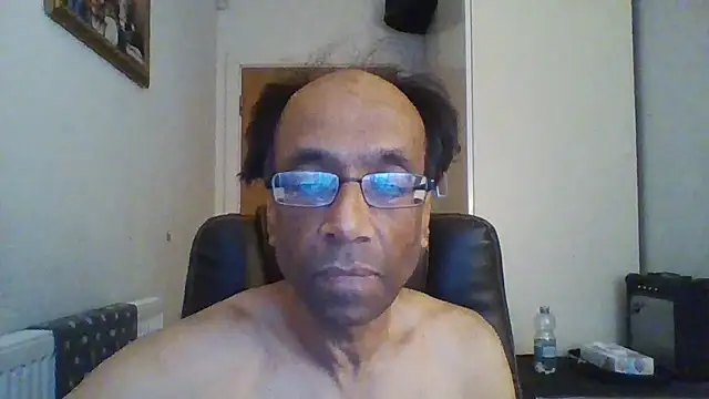 Snapshot of rauncher1 chatting on 09-16-25, 08:48 rauncher1 online show from 09-16-25, 08:48