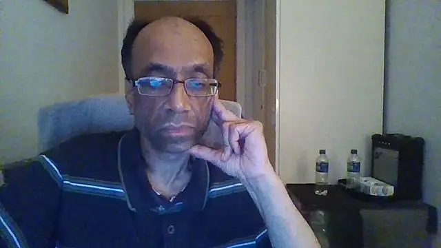 Snapshot of rauncher1 chatting on 10-09-25, 10:54 rauncher1 online show from 10-09-25, 10:54