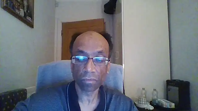 Snapshot of rauncher1 chatting on 09-26-25, 11:44 rauncher1 online show from 09-26-25, 11:44