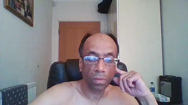 Snapshot of rauncher1 chatting on 09-29-25, 10:54 rauncher1 online show from 09-29-25, 10:54