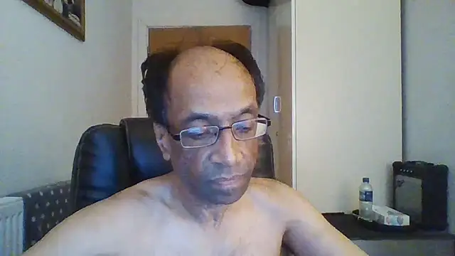 Snapshot of rauncher1 chatting on 09-11-25, 08:14 rauncher1 online show from 09-11-25, 08:14