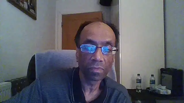Snapshot of rauncher1 chatting on 10-15-25, 11:24 rauncher1 online show from 10-15-25, 11:24