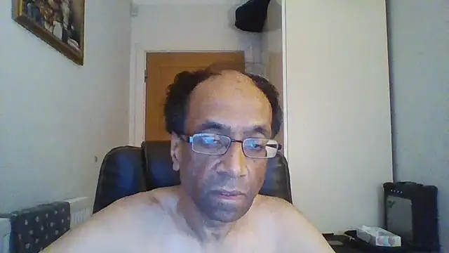 Snapshot of rauncher1 chatting on 09-12-25, 08:03 rauncher1 online show from 09-12-25, 08:03