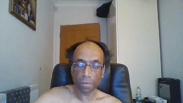 Snapshot of rauncher1 chatting on 09-19-25, 09:13 rauncher1 online show from 09-19-25, 09:13