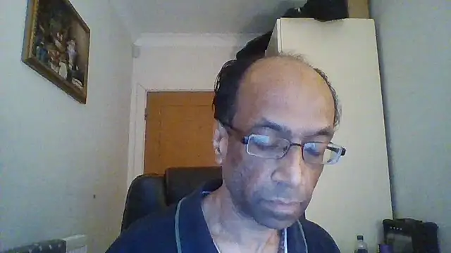 Snapshot of rauncher1 chatting on 01-06-25, 01:52 rauncher1 online show from 01-06-25, 01:52