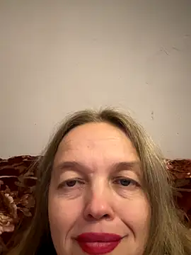 Snapshot of Susanel chatting on 09-17-25, 08:33 Susanel online show from 09-17-25, 08:33