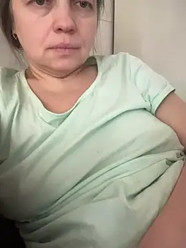 Snapshot of Susanel chatting on 02-22-25, 12:18 Susanel online show from 02-22-25, 12:18