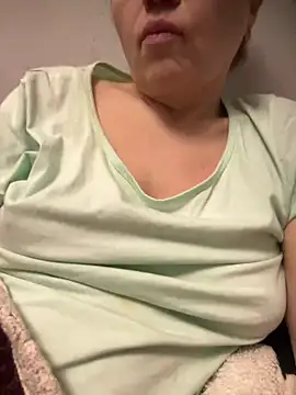 Snapshot of Susanel chatting on 02-17-25, 06:50 Susanel online show from 02-17-25, 06:50