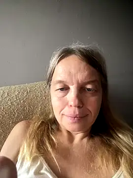 Snapshot of Susanel chatting on 10-11-25, 10:05 Susanel online show from 10-11-25, 10:05