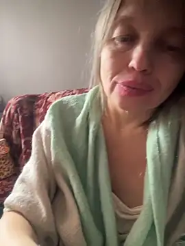 Snapshot of Susanel chatting on 09-25-25, 11:05 Susanel online show from 09-25-25, 11:05