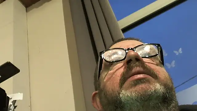 Snapshot of neegrr chatting on 01-13-26, 07:12 neegrr online show from 01-13-26, 07:12