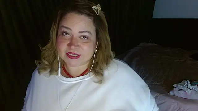 Snapshot of bella_savati chatting on 01-03-25, 02:54 bella savati online show from 01-03-25, 02:54