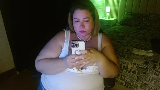 Snapshot of bella_savati chatting on 02-07-25, 01:04 bella savati online show from 02-07-25, 01:04