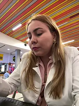 Snapshot of Brittanyrosexx chatting on 02-24-26, 08:21 Brittanyrosexx online show from 02-24-26, 08:21