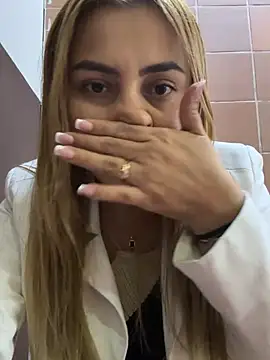 Snapshot of Brittanyrosexx chatting on 03-04-26, 08:38 Brittanyrosexx online show from 03-04-26, 08:38