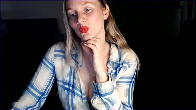 Snapshot of Shantidol chatting on 06-17-26, 10:41 Shantidol online show from 06-17-26, 10:41