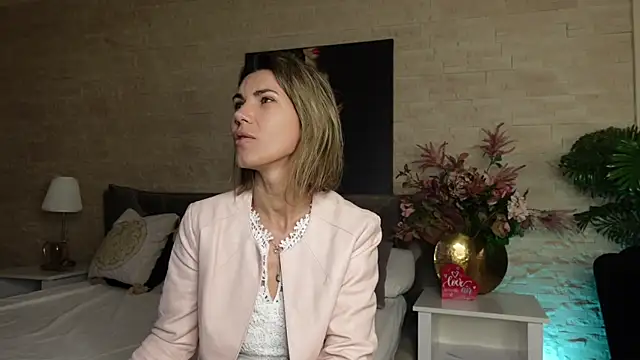 FeliciaKrige online show from 04-23-26, 07:26