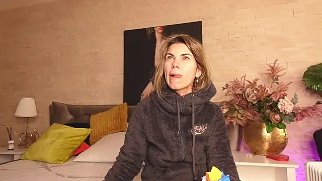 FeliciaKrige online show from 03-15-26, 05:09