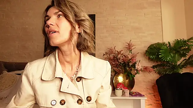 FeliciaKrige online show from 04-07-26, 05:48