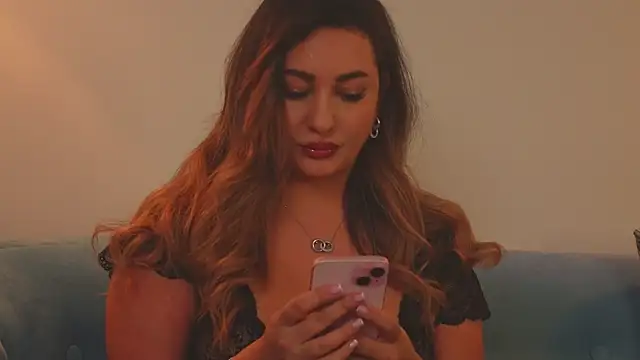 Snapshot of YaaraCollins chatting on 02-28-25, 12:54 YaaraCollins online show from 02-28-25, 12:54