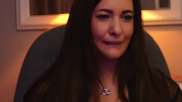 Snapshot of YaaraCollins chatting on 10-25-25, 06:52 YaaraCollins online show from 10-25-25, 06:52