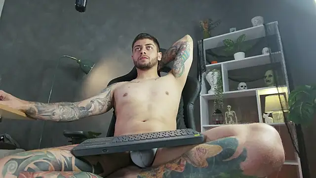 alessandro duty online show from 10-31-25, 02:19