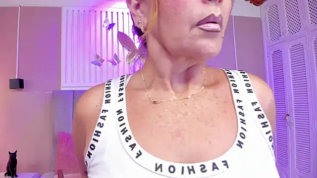 Snapshot of chantall1375 chatting on 05-27-26, 03:47 chantall1375 online show from 05-27-26, 03:47
