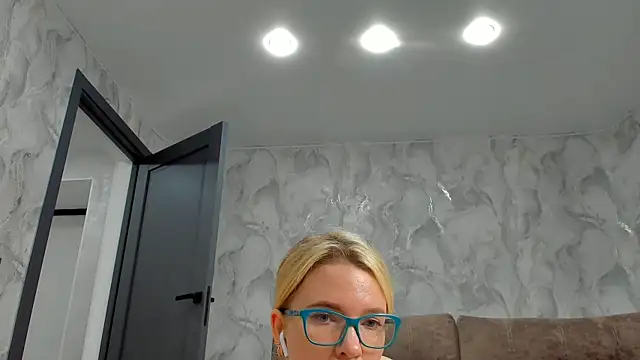 Snapshot of succubus chatting on 05-12-26, 07:38 succubus online show from 05-12-26, 07:38