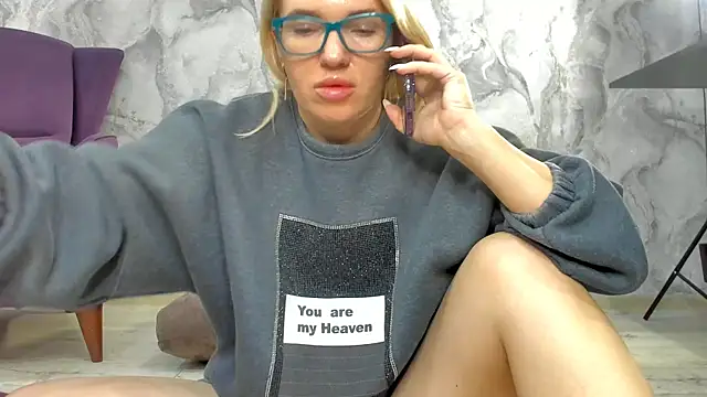 Snapshot of succubus chatting on 10-01-25, 06:56 succubus online show from 10-01-25, 06:56