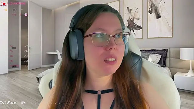 Snapshot of Victoria_Romans chatting on 12-05-25, 06:23 Victoria Romans online show from 12-05-25, 06:23