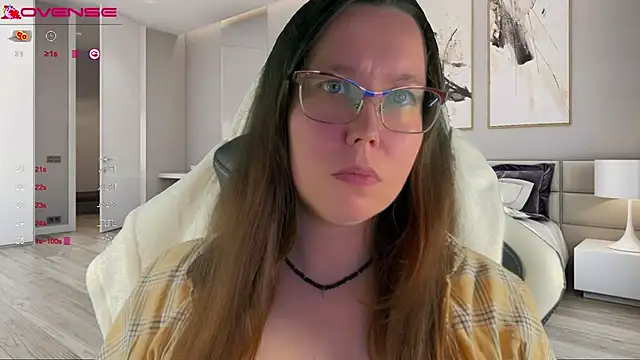 Snapshot of Victoria_Romans chatting on 09-28-25, 07:43 Victoria Romans online show from 09-28-25, 07:43