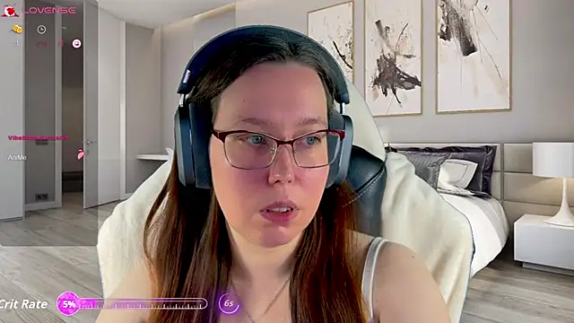 Snapshot of Victoria_Romans chatting on 11-11-25, 02:06 Victoria Romans online show from 11-11-25, 02:06