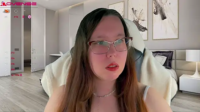 Snapshot of Victoria_Romans chatting on 09-29-25, 06:02 Victoria Romans online show from 09-29-25, 06:02