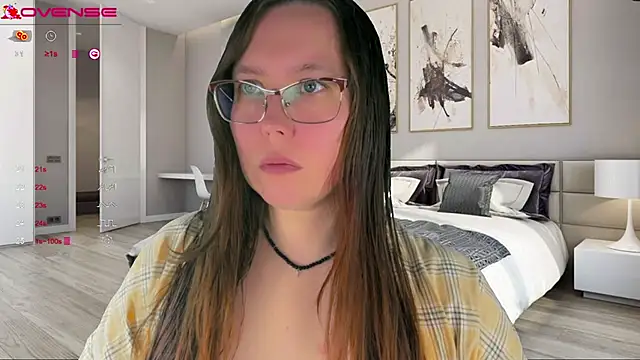 Snapshot of Victoria_Romans chatting on 09-19-25, 05:44 Victoria Romans online show from 09-19-25, 05:44